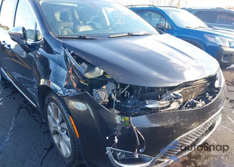 2019 Chrysler Pacifica Limited from USA, damaged, VIN 2C4RC1GG2KR574910